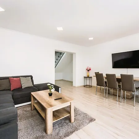 Casa Beaumont Cristian *